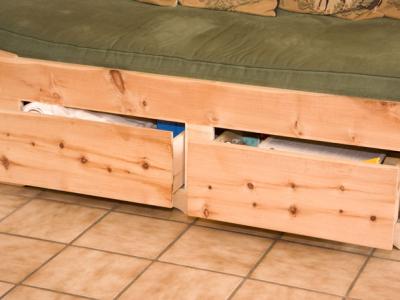 Schubladen unter der Liegefläche Schubladen unter der Liegefläche