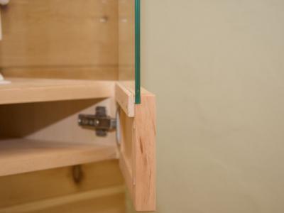 Hängeschränke mit zwischengesetztem Glas Hängeschränke mit zwischengesetztem Glas