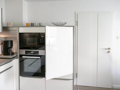 11 Kaffeemaschine in Rollo-Aufsatzschrank 11 Kaffeemaschine in Rollo-Aufsatzschrank
