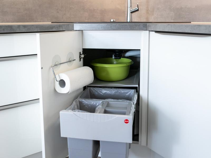17 Abfallsammler für Spüleneckschrank 17 Abfallsammler für Spüleneckschrank