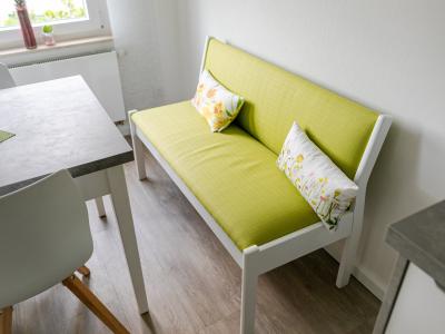 21 Sitzbankgestell in Frontfarbe lackiert 21 Sitzbankgestell in Frontfarbe lackiert